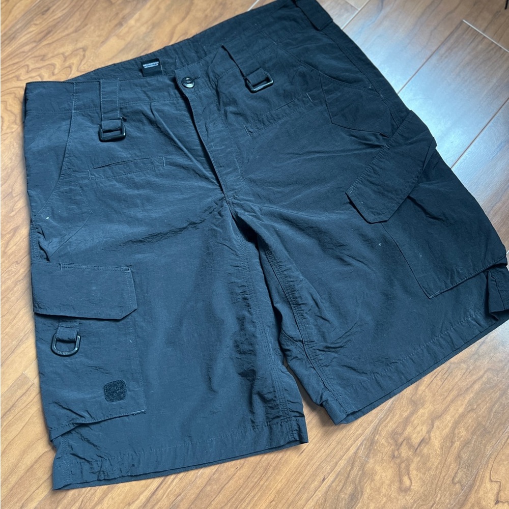 EUC MEN'S TRIPLE AUGHT DESIGN SHORTS 32W, MADE IN USA 🇺🇸BLACK